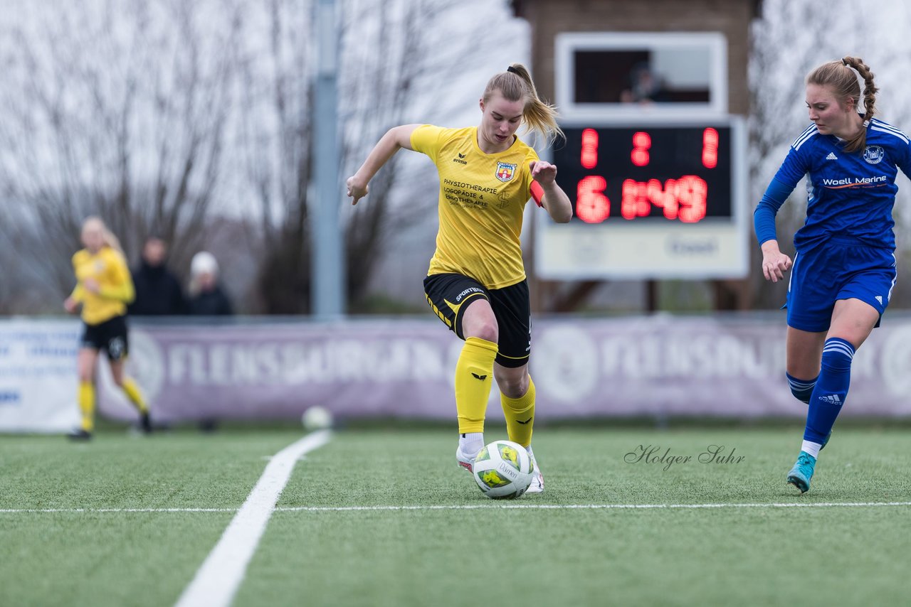 Bild 349 - F SSC Hagen Ahrensburg - SV Frisia Risum-Lindholm : Ergebnis: 1:2